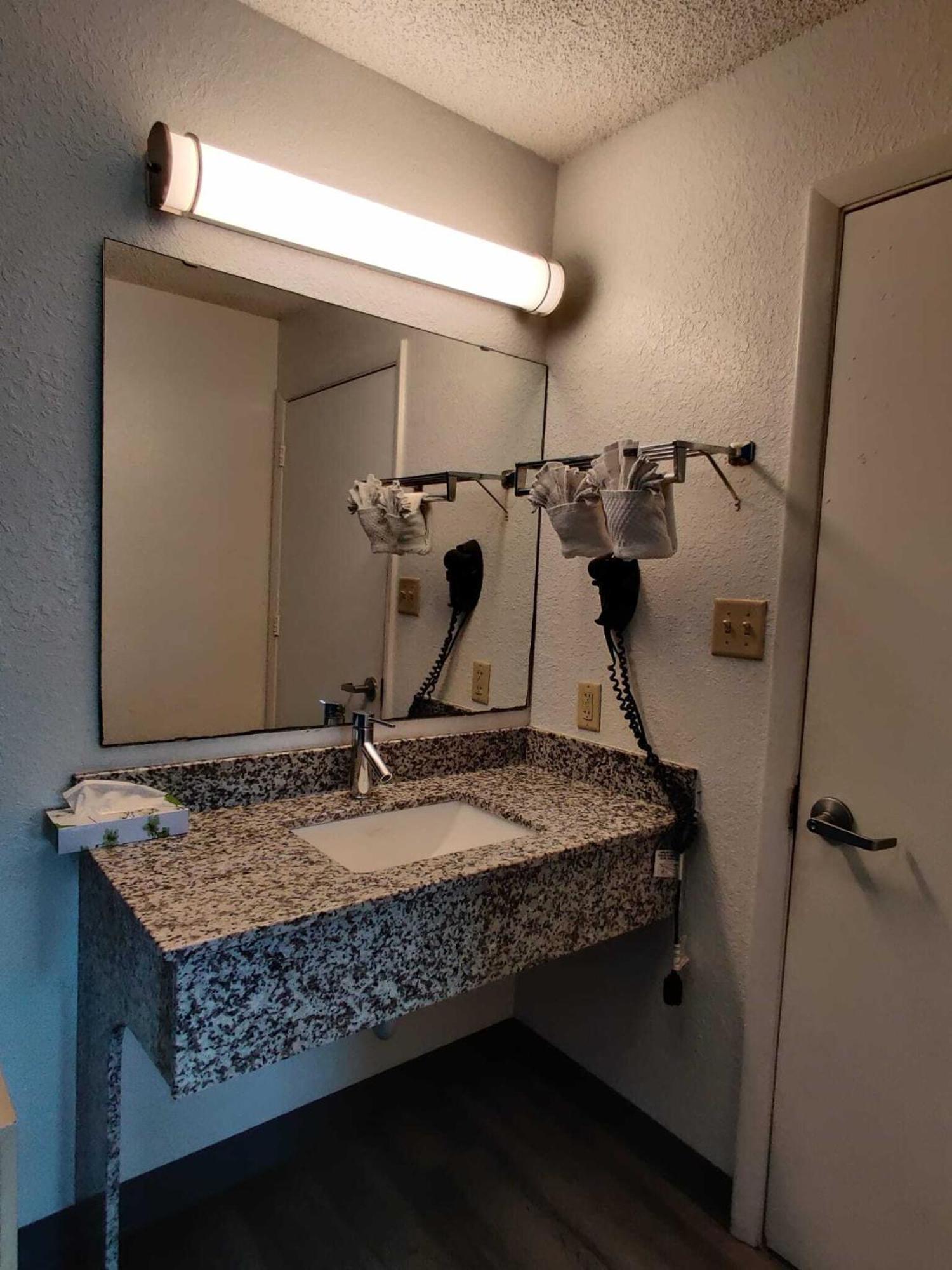 Travelodge By Wyndham I-10 2*
